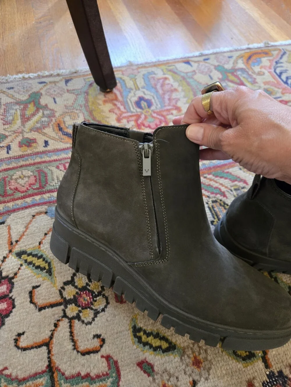 Vionic olive green